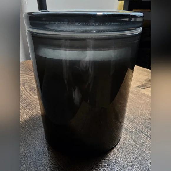 Black Magic Scented Candle - Black Glass Jar Candle Lyght - Picture 2 of 5